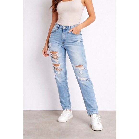 American Eagle Outfitters Denim - American Eagle Women’s Ripped Mom Jeans Size 16 Light Wash Distressed Denim